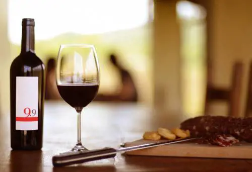 È rosso e fermo ma non tocca i 10°: debutta "9.9"