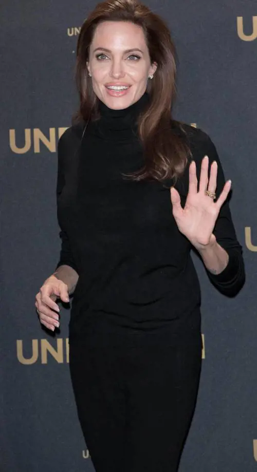 Il coraggio della paura Jolie rinuncia alle ovaie per timore del cancro