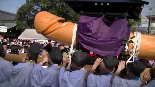 Festival del pene in Giappone: le immagini