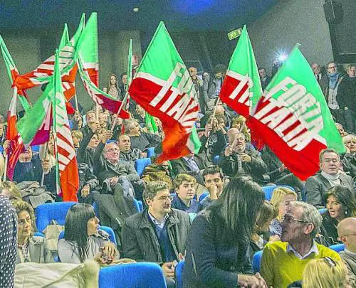Marciare divisi e colpire uniti Ecco lo schema di Forza Italia