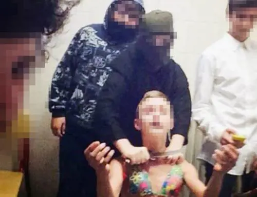 Padova, ragazzini delle medie simulano esecuzione in stile Isis