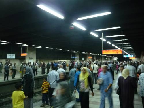 L'Egitto piomba nel terrore: attentato alla metro del Cairo