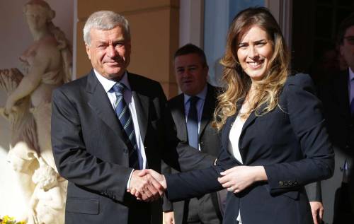 Il ministro per le Riforme Maria Elena Boschi a Cernobbio con il presidente Confcommercio Carlo Sangalli