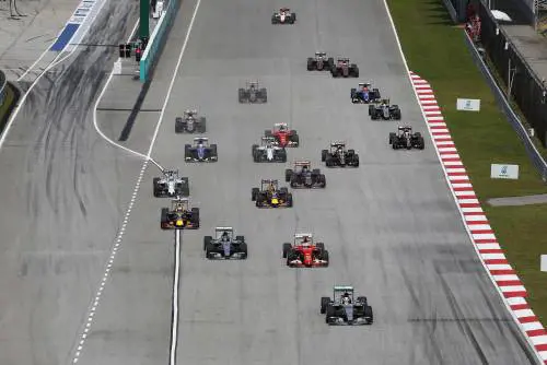 Gp Malesia, trionfa la Rossa