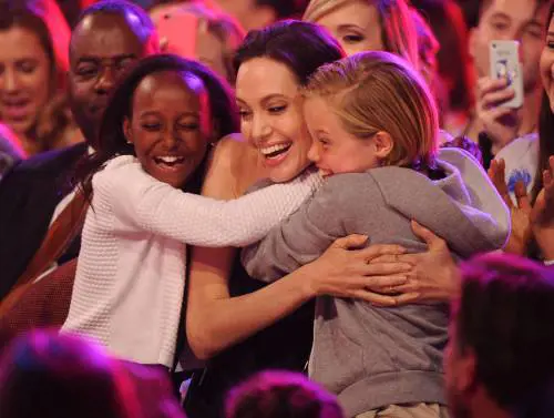 Angelina torna in pubblico ​dopo la rimozione delle ovaie