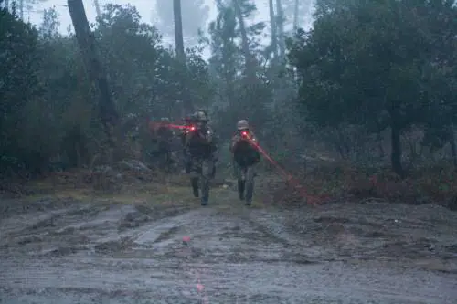 "Con ogni tempo": così si addestra un paracadutista