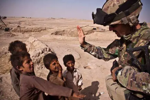 Quello che i buonisti dimenticano: i militari muoiono pure per loro