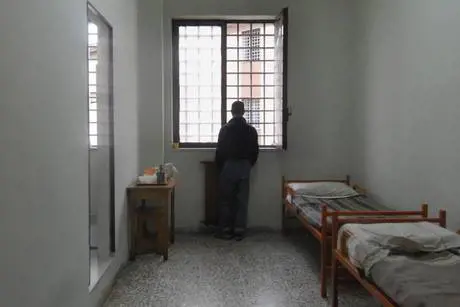 Chiudono gli ospedali psichiatrici. Allarme sulla sicurezza dei pazienti: "Mancano i medici per seguirli"