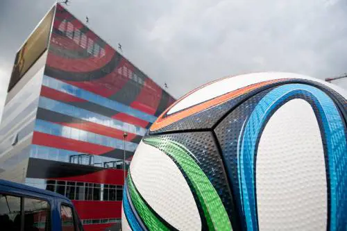 Il Milan alla cinese ipotesi più vicina sempre col Cavaliere