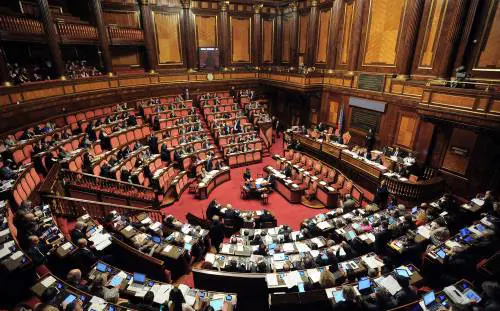 Torna il falso in bilancio, pene più pesanti per mafiosi