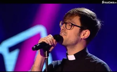 The Voice, dopo suor Cristina arriva un prete sul palco del talent