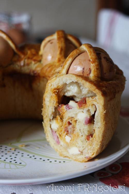Casatiello napoletano