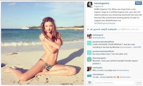 Miranda Kerr: topless su Instagram