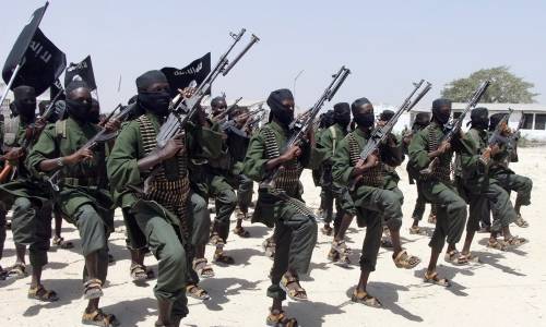 Kenya, aerei bombardano due campi di al-Shabab in Somalia