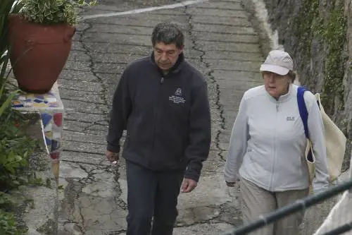 Angela Merkel a Ischia tra verdurine e pilates