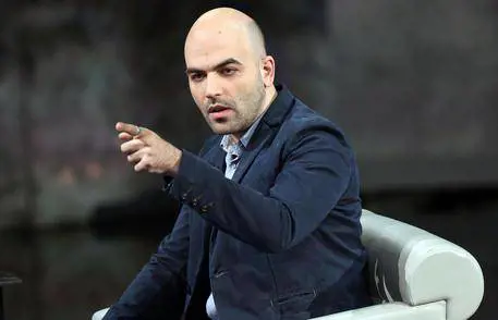 Volano stracci ​tra Saviano e Salvini