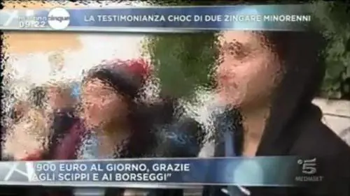 Le ragazzine zingare: "Facciamo mille euro al giorno e se muori tu non ci importa"