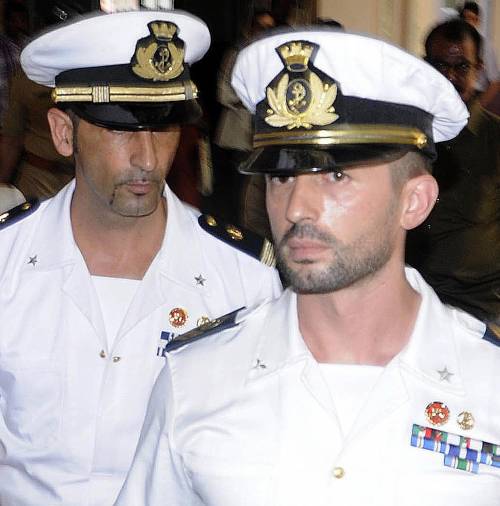 E il sindaco Pd offende i marò con una battuta vergognosa