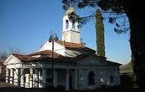 Voluta da San Carlo Borromeo, è del 1500. Al suo interno gli affreschi di Leonardo