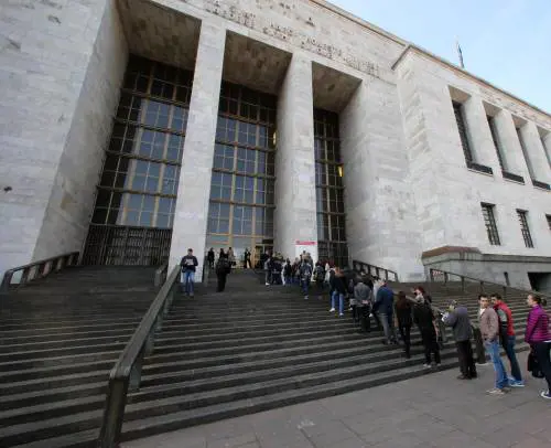 A Milano il giudice sgrida i familiari: "No alla giustizia a qualsiasi costo"