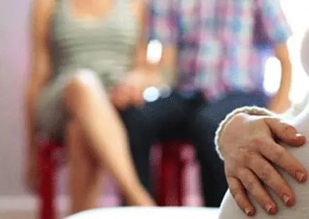 "I figli non sono oggetti". La Cei ribadisce il no all'utero in affitto