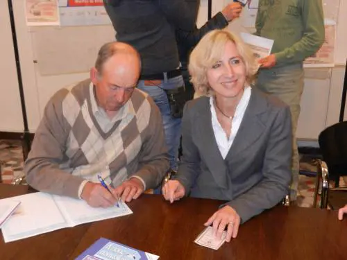 Stacchio firma la proposta di legge per la difesa non violenta - Dal sito del Comune di Vicenza