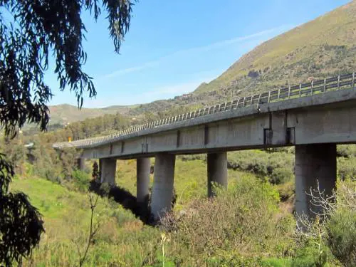 Cede un pilone dell'A19. L'ennesimo crollo nelle strade siciliane