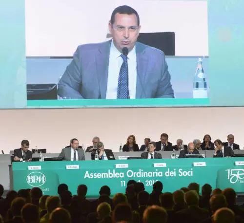 I banchieri popolari iniziano il «risiko»