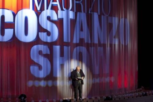 Il Maurizio Costanzo Show torna in scena, ma "state boni" con il trash