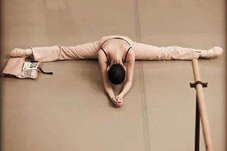 Dopo un intervento, ballerina 17enne resta paralizzata. Medico romano a processo