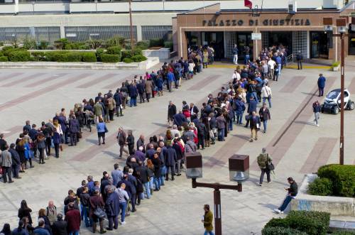 Tribunali, dalla tragedia alla farsa