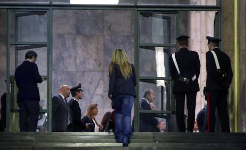 Milano, strage in Tribunale: Mattarella ai funerali di Stato, Renzi ringrazia i carabinieri