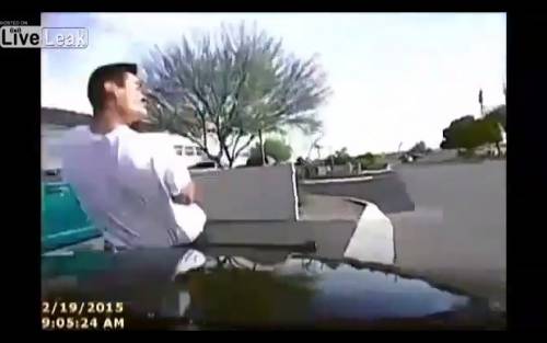 Usa, altro video choc: pregiudicato travolta ​dall'auto della polizia