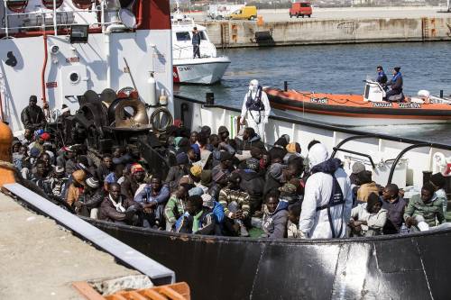 Clandestini sbarcati al porto di Corigliano Calabro