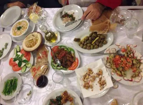 Dal turismo gay al cibo dalla diaspora alla cultura: i legami tra Beirut e Tel Aviv 