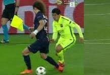 La mamma salva David Luiz dal morso di Suarez
