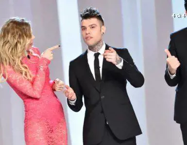 Ilary Blasi e il vestito che fa impazzire i fan