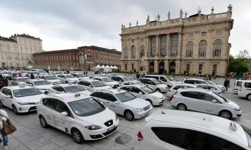 Il giudice di pace dà ragione a Uber: "Non sono taxi abusivi"