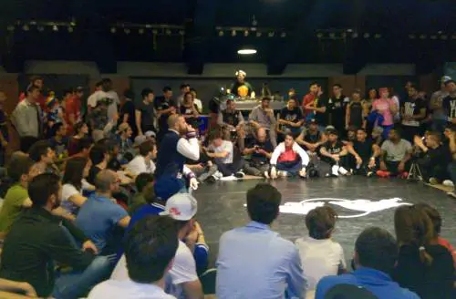 “Ehy, b-boy, ci siamo anche noi!”. Alla ricerca del lato femminile della breakdance