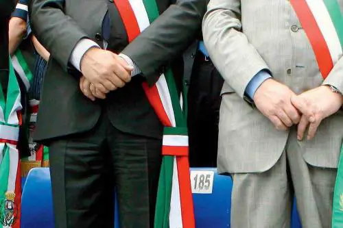 Gradimento dei sindaci, disastro degli arancioni: Pisapia e Marino da incubo