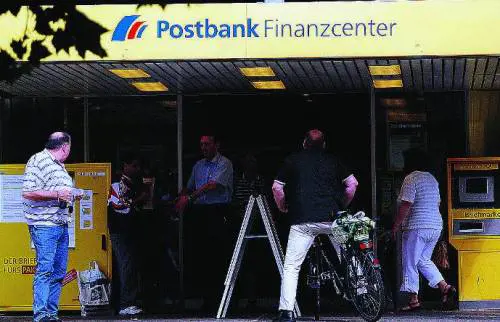 Deutsche Bank vende le ex Poste ed è bufera
