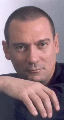 Gli adulti tradiscono i sogni dell'adolescenza e il «Regno degli amici»