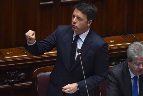 Sbarchi, Renzi non risolve ma attacca: "C'è limite allo sciacallaggio in tv"