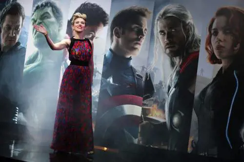 Scarlett Johansson: "I veri supereroi sono le mamme che si svegliano alle tre del mattino per accudire i figli"