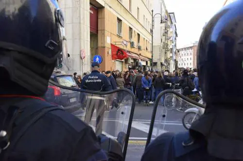 La sinistra inquina le regionali e zittisce chi non è d'accordo