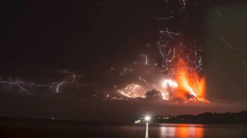 In Cile si risveglia un vulcano. Ordinata l'evacuazione