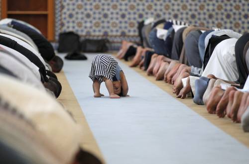 Islam, pugno duro di FI: "Registrare in un albo le moschee e gli imam"