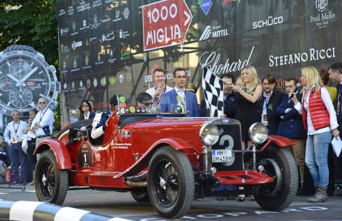 Mille Miglia, la corsa più bella del mondo al via: auto da sogno da 42 Paesi