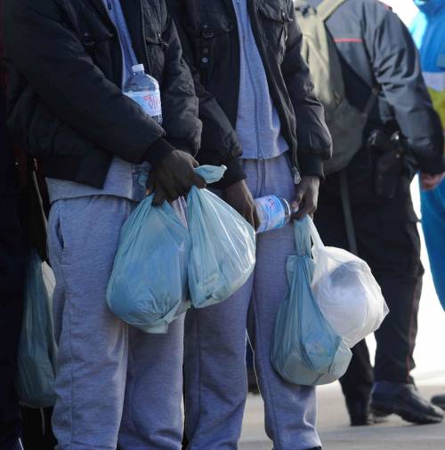 Migranti, primi trasferimenti dall'Italia alla Svezia