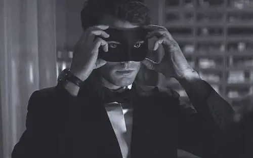 50 Sfumature di Nero: Jamie Dornan in maschera per la prima foto